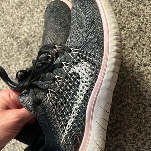 Nike gym shoes black and pink